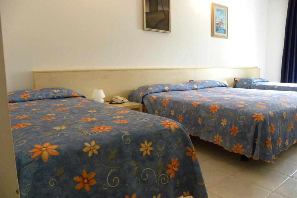 Hotel Santa Cruz Lignano Sabbiadoro Szoba fotó