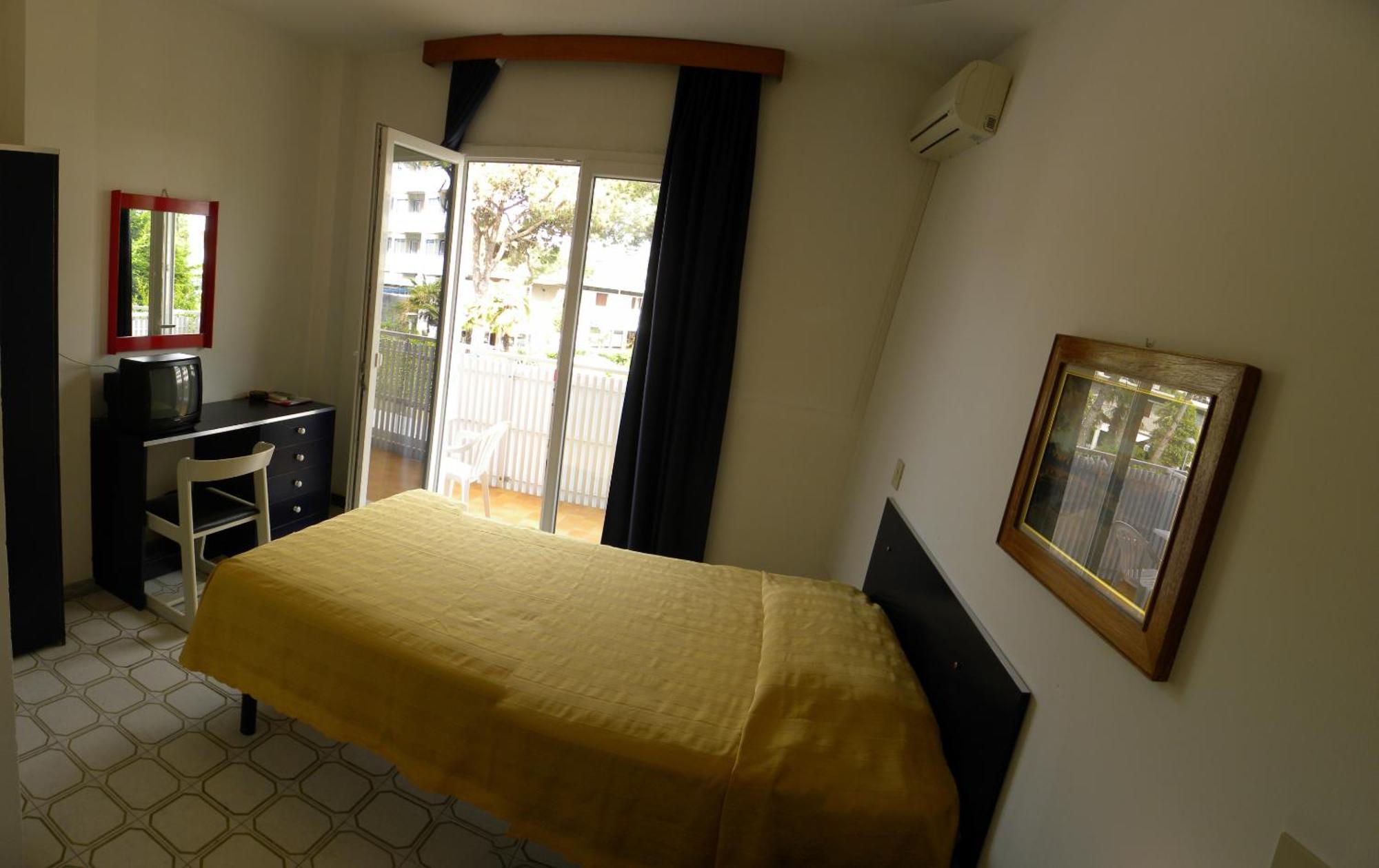 Hotel Santa Cruz Lignano Sabbiadoro Kültér fotó