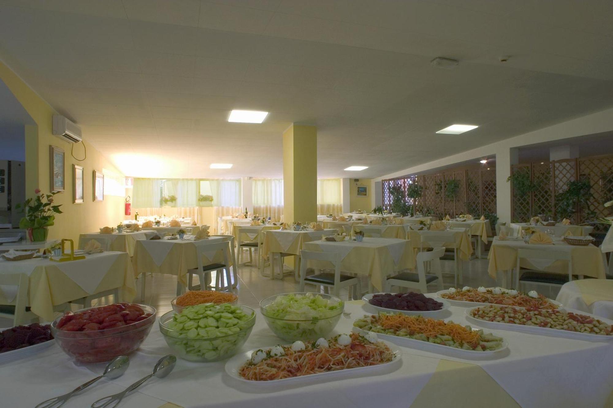 Hotel Santa Cruz Lignano Sabbiadoro Kültér fotó